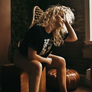 Meet your Posher, Claire